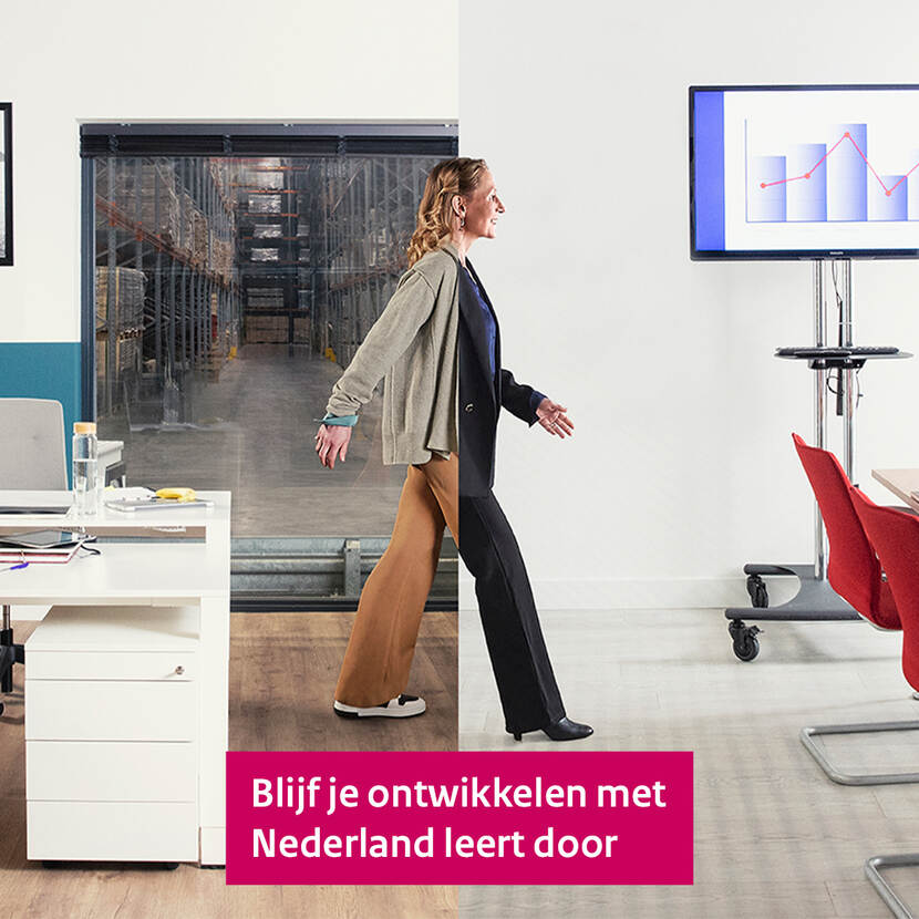 vrouw in kantoor met tekst blijf je ontwikkelen met Nederland leert door